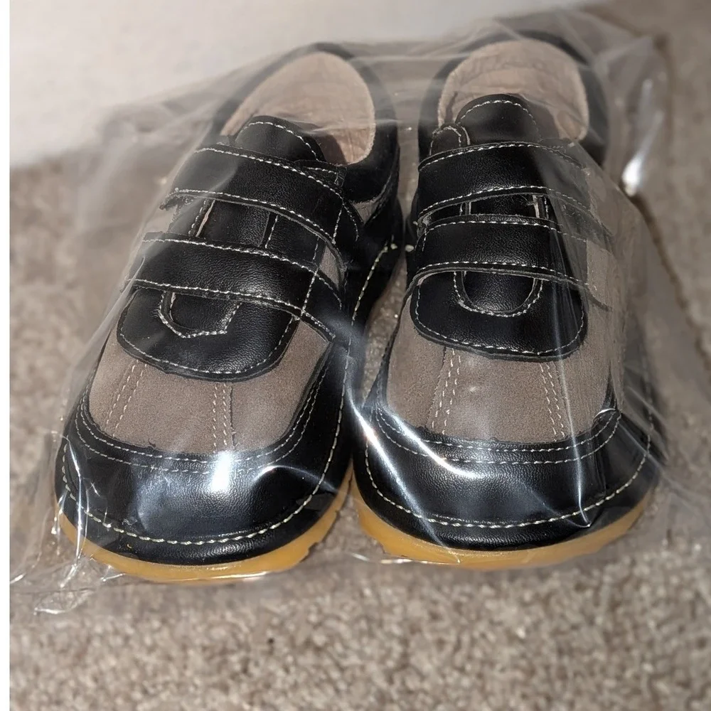 Little Mae's Boutique Toddler Squeaky Shoes Black Grey First Walkers Size 6